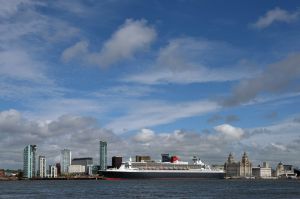 Queen Mary 2 moored at the Albert Docks on Sunday 24th, 2015